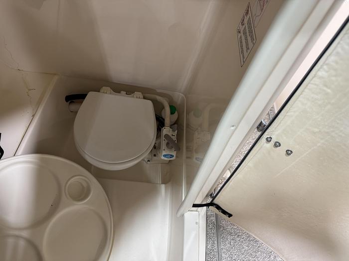 Used 2005 Rinker 282 BR