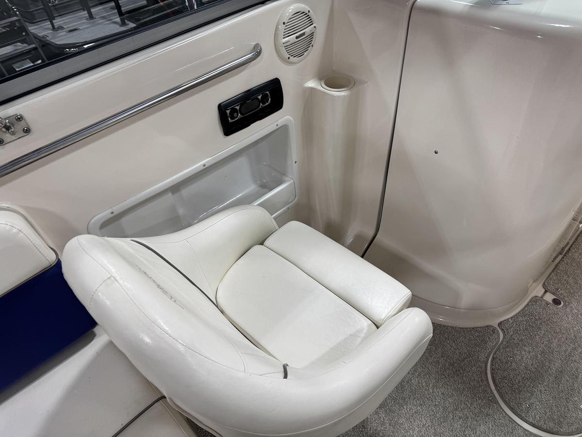 Used 2004 Rinker 262 BR