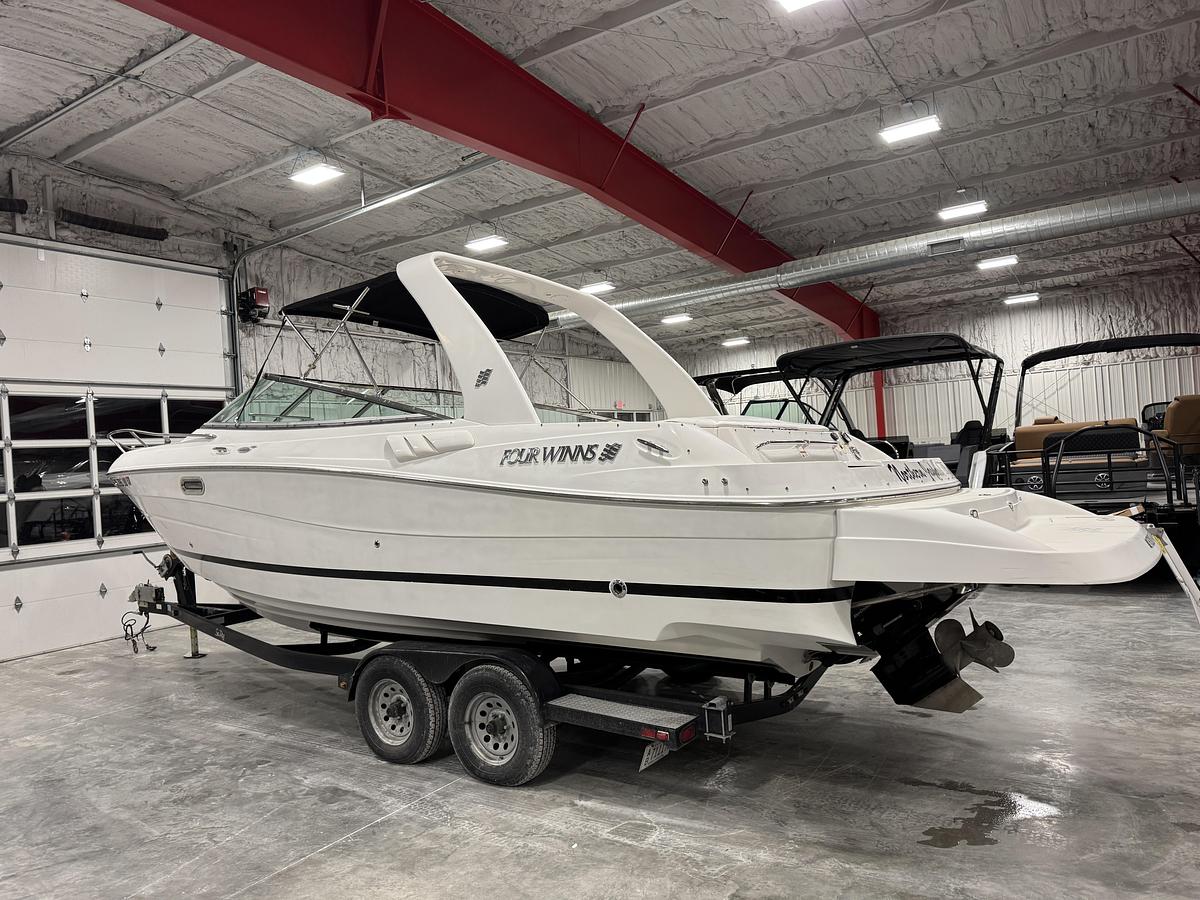 Used 2005 Four Winns 285 Sundowner