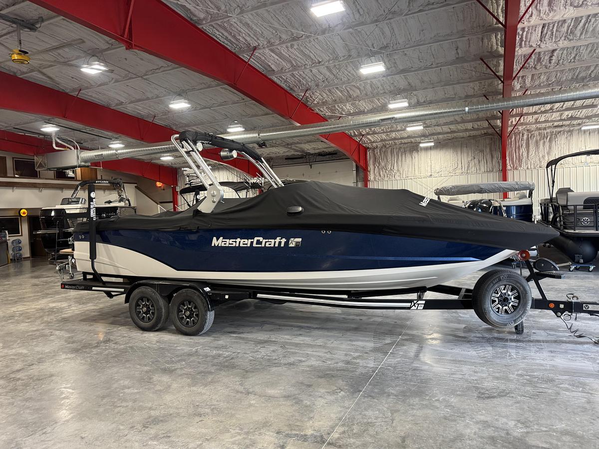 Used 2019 Mastercraft XT 25