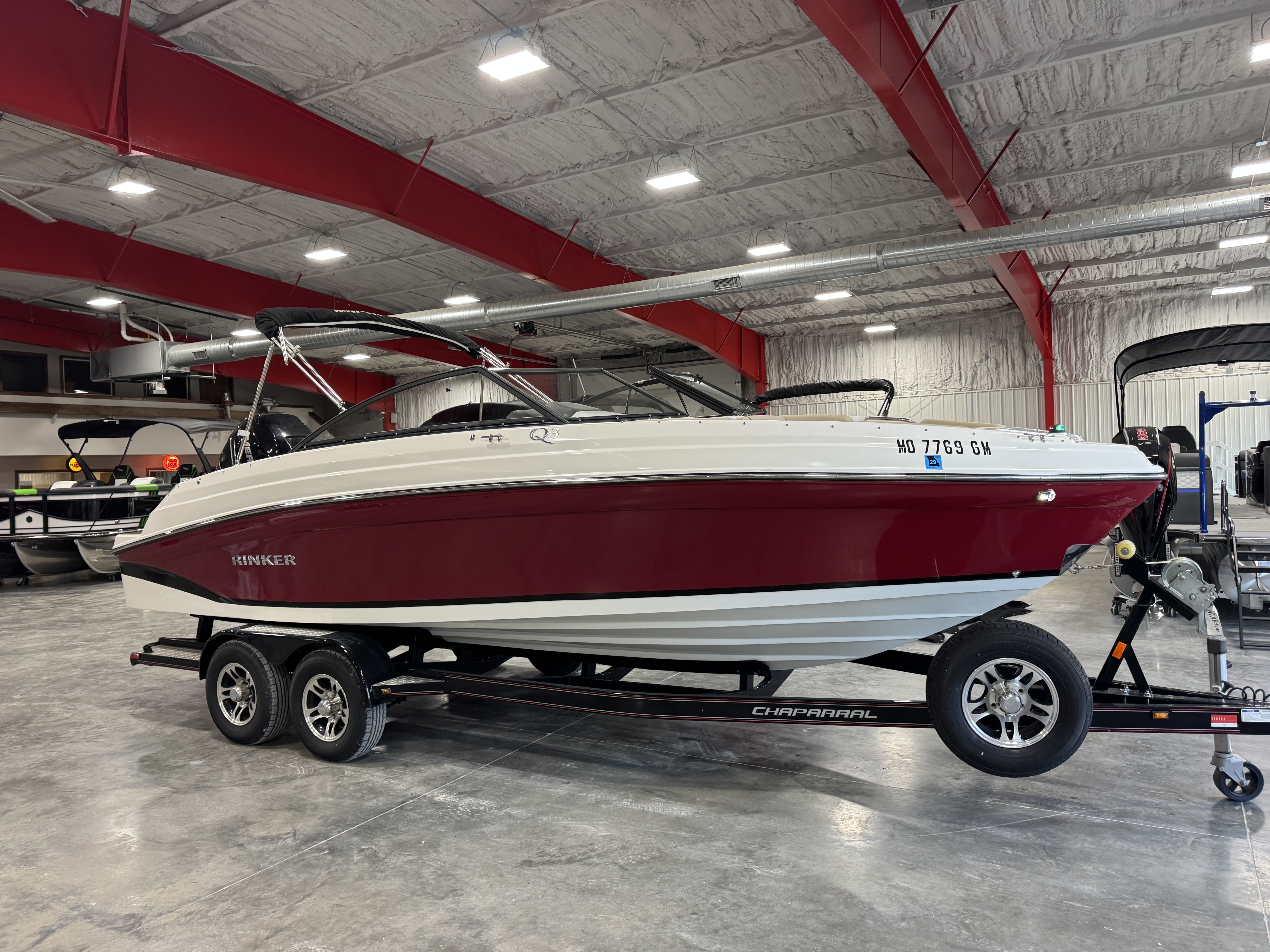 Used 2019 Rinker Q3