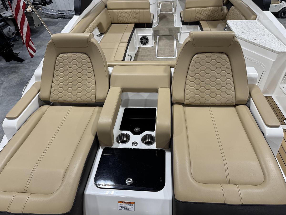 Used 2021 Sea Ray 290 SDX