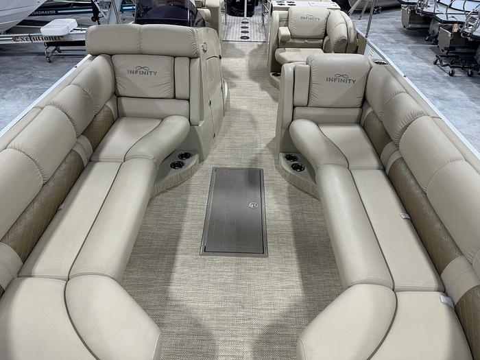 Used 2016 Lowe 270 Retreat