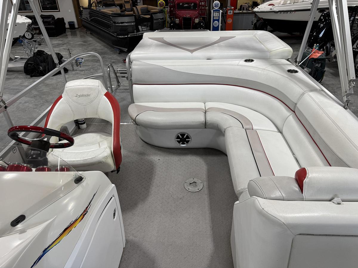 Used 2010 Monterey 25 X-Plode