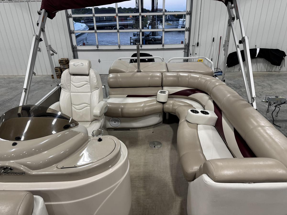 Used 2008 Crest 2570 XRS III