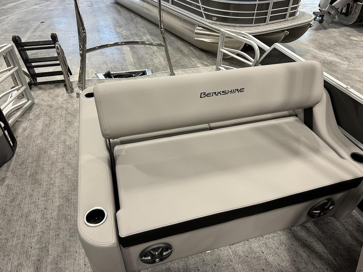 2026 Berkshire 24 UL LE