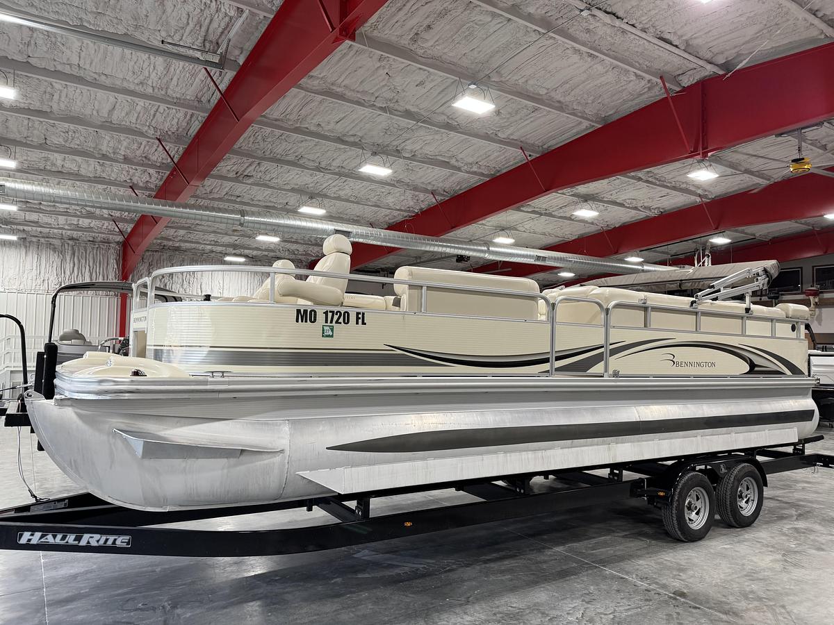 Used 2008 Bennington 2550 RLC