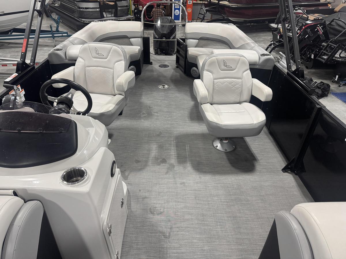 Used 2022 Lowe 270 SS