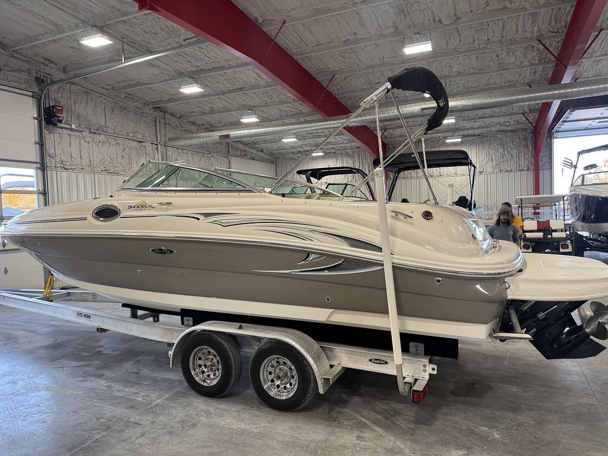 Used 2006 Sea Ray 240 Sundeck