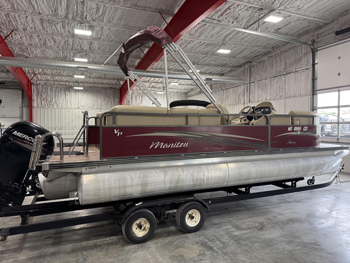 Used 2015 Manitou 210 Aurora VP SHP