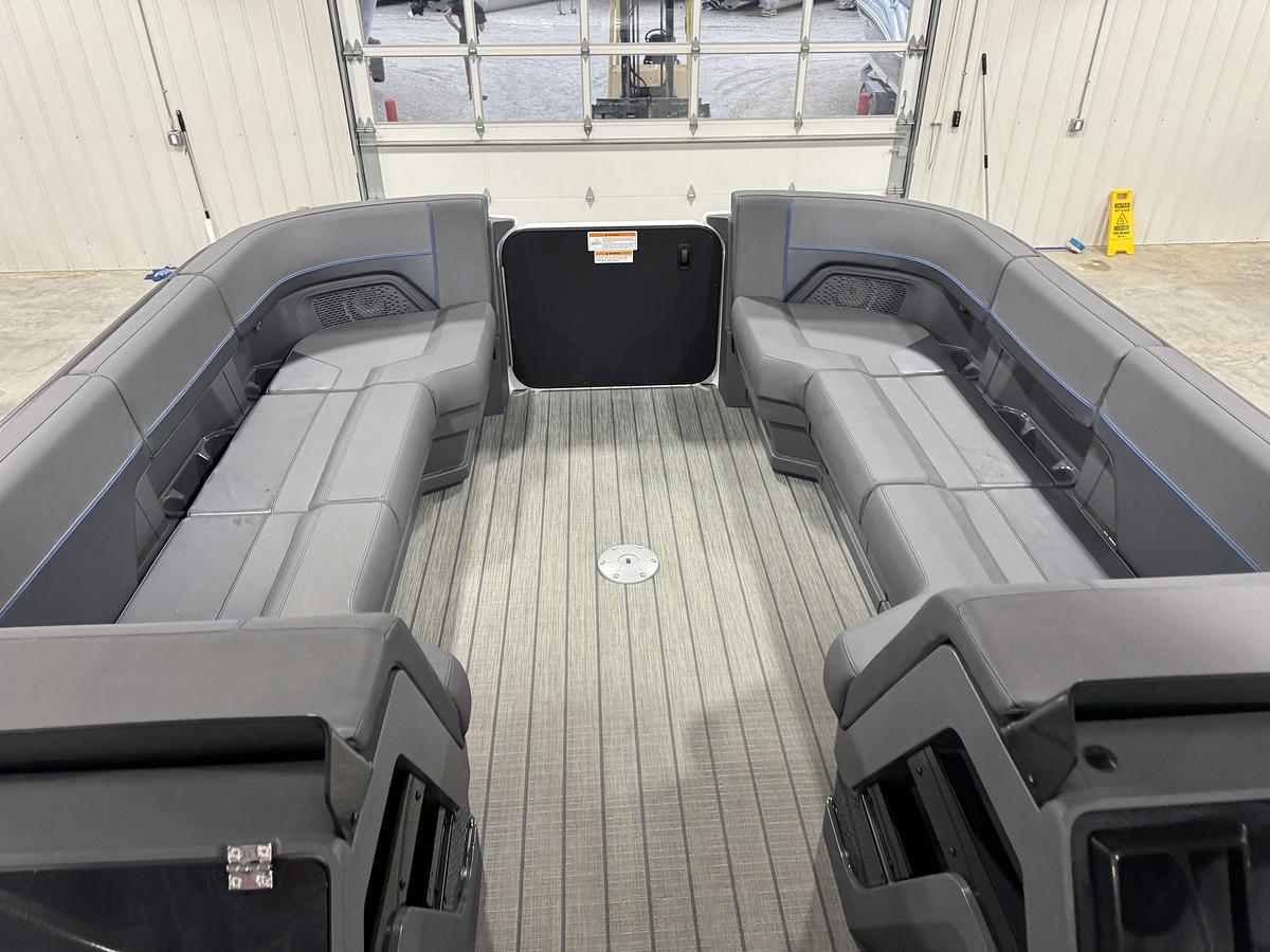 2025 Manitou 24 Explore