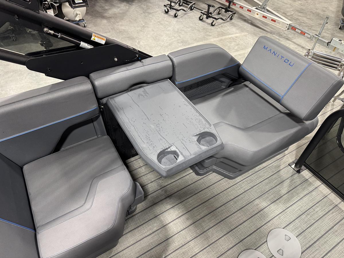 2025 Manitou 24 Explore