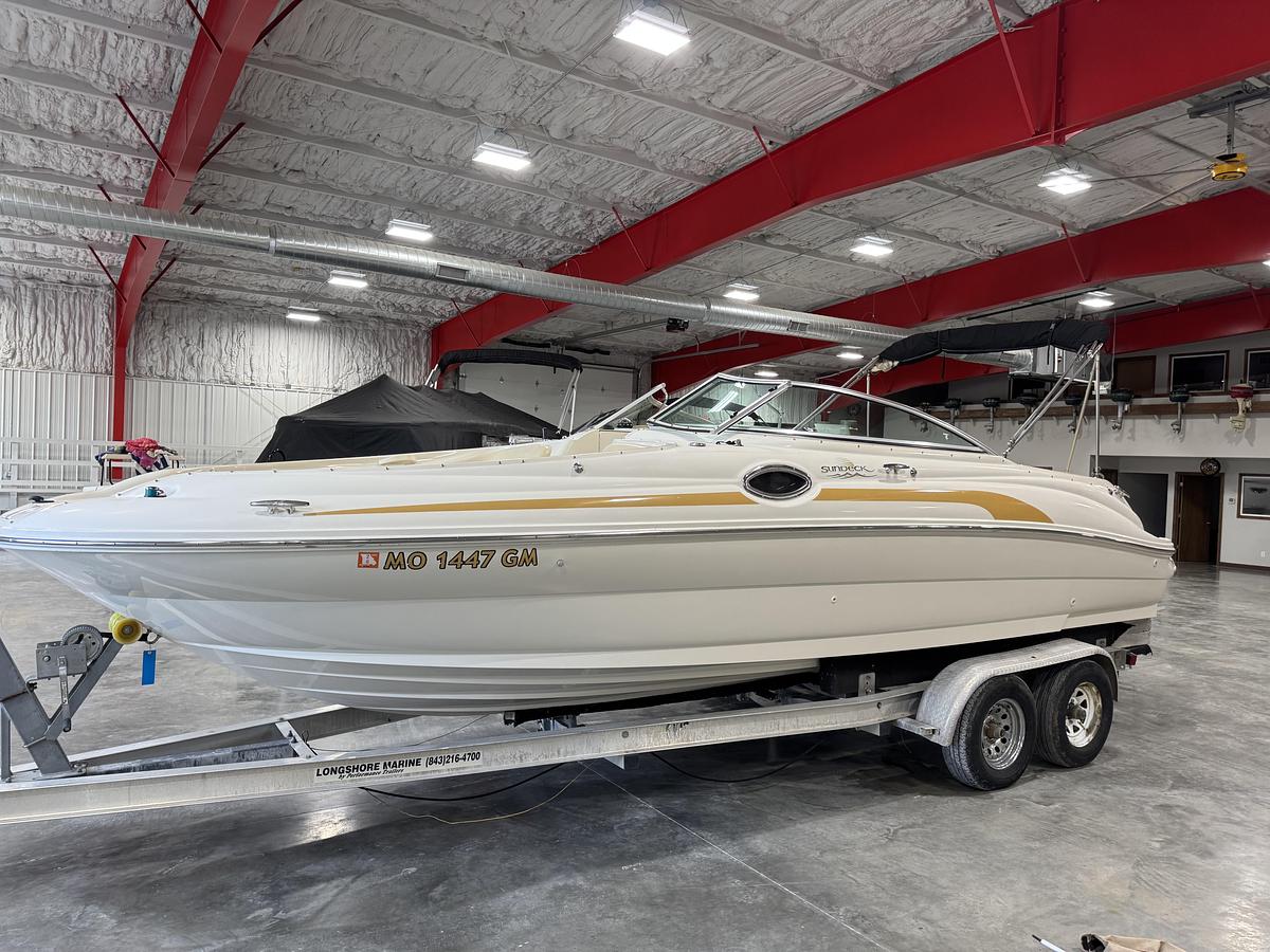 Used 2001 Sea Ray 240 Sundeck