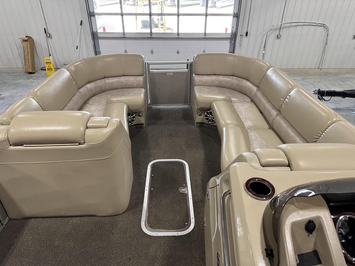 Used 2012 Bennington Q-25