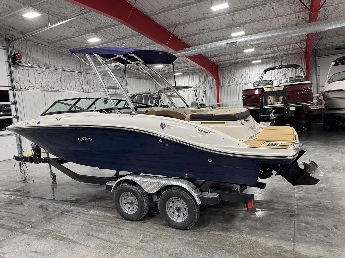Used 2019 Sea Ray SPX 210