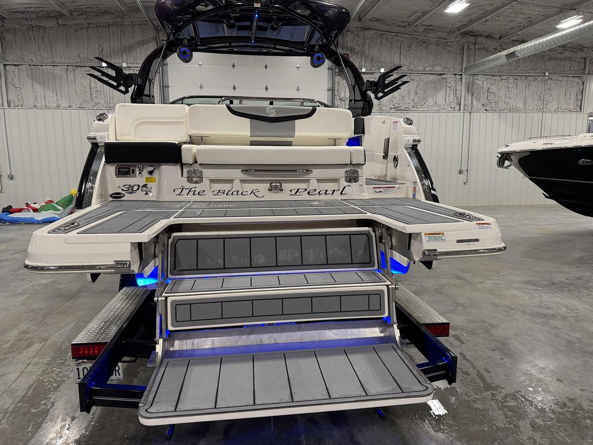 Used 2023 Chaparral 30 Surf