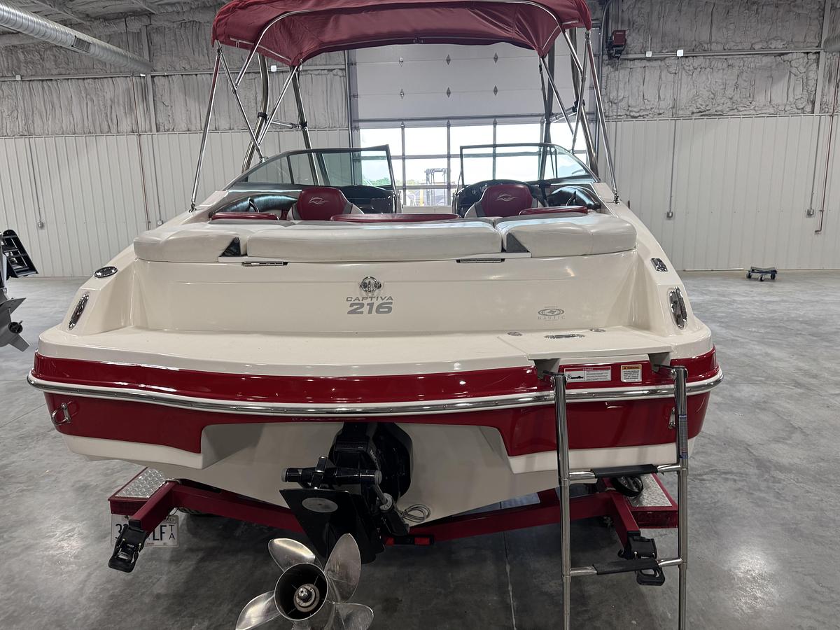 Used 2011 Rinker 216 BR