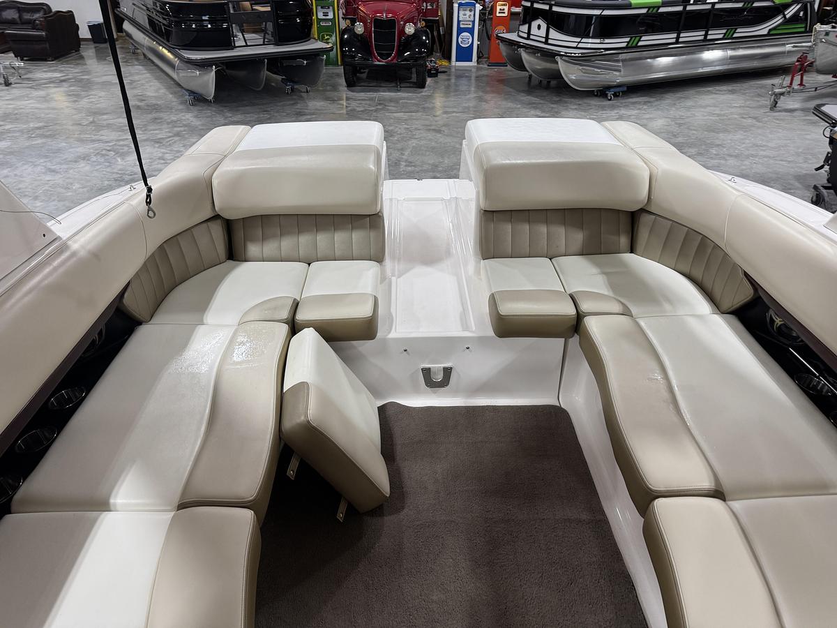 Used 2011 Regal 2700