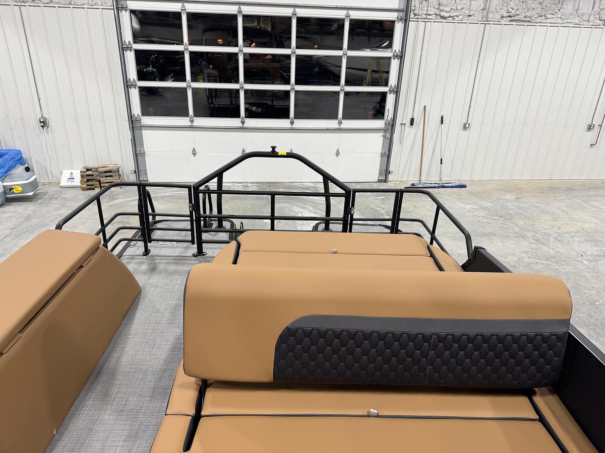 2026 Sylvan L-5 Platinum