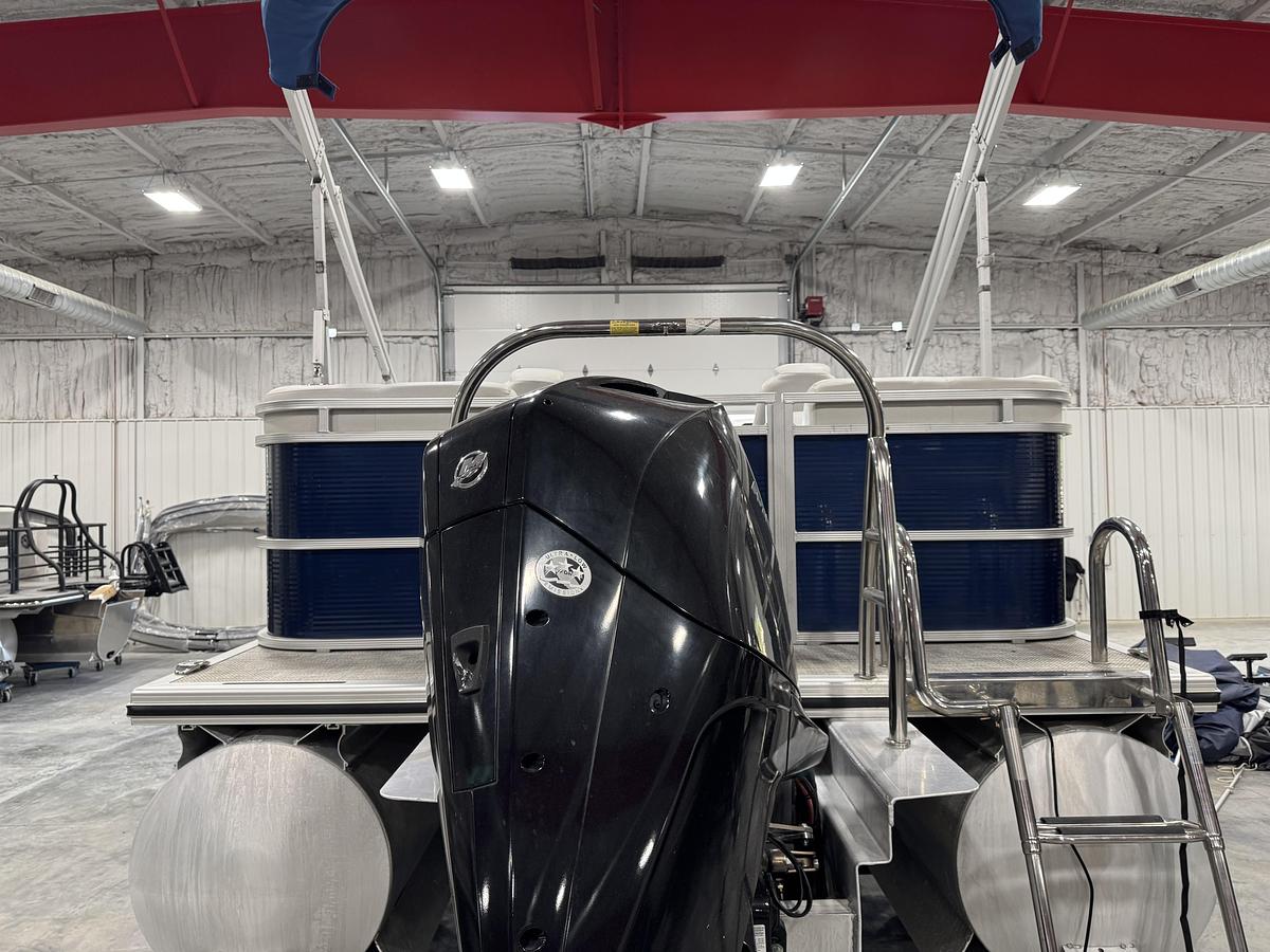 Used 2018 Lund LX 240