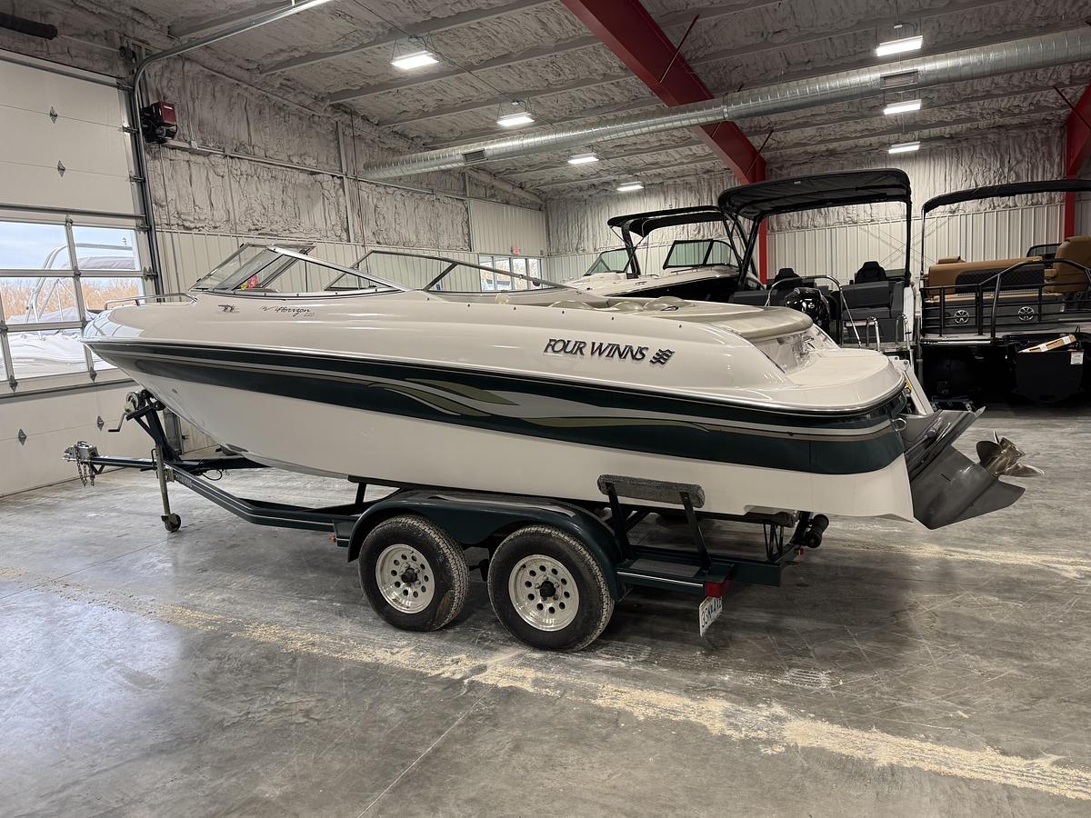 Used 1999 Four Winns 220 Horizon