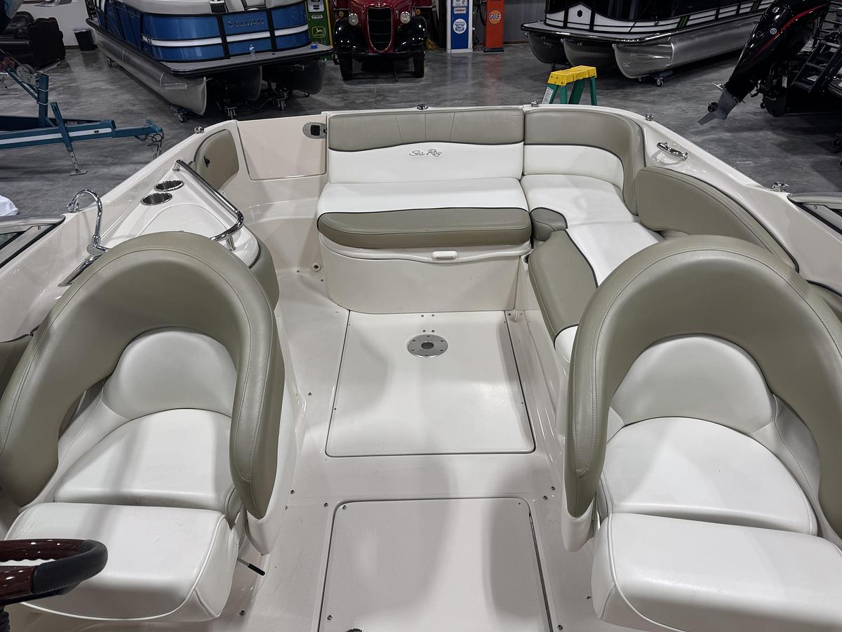 Used 2006 Sea Ray 240 Sundeck