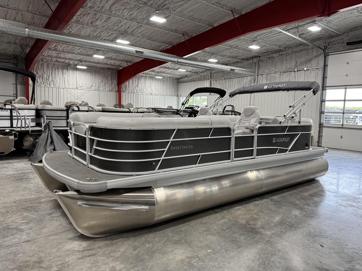 Used 2023 Sweetwater 2286