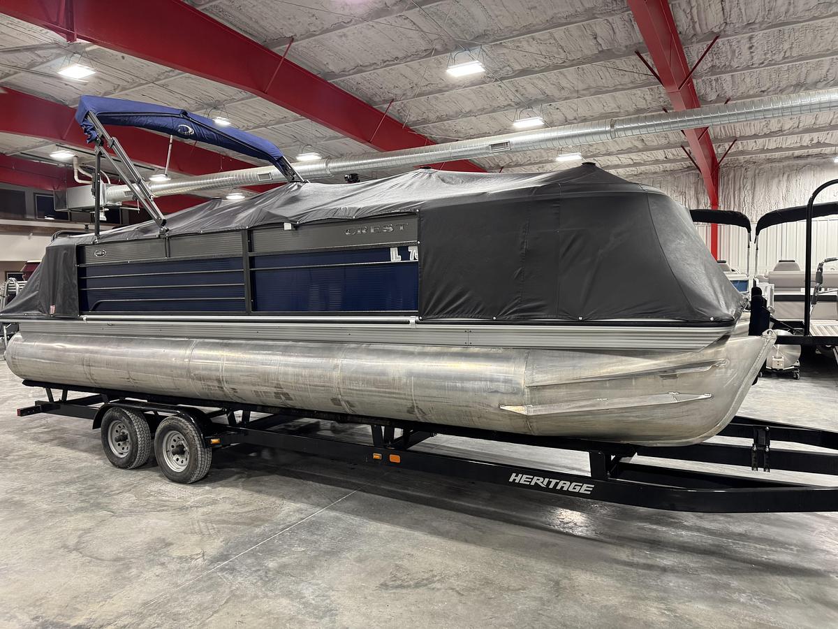 Used 2017 Crest Crest III