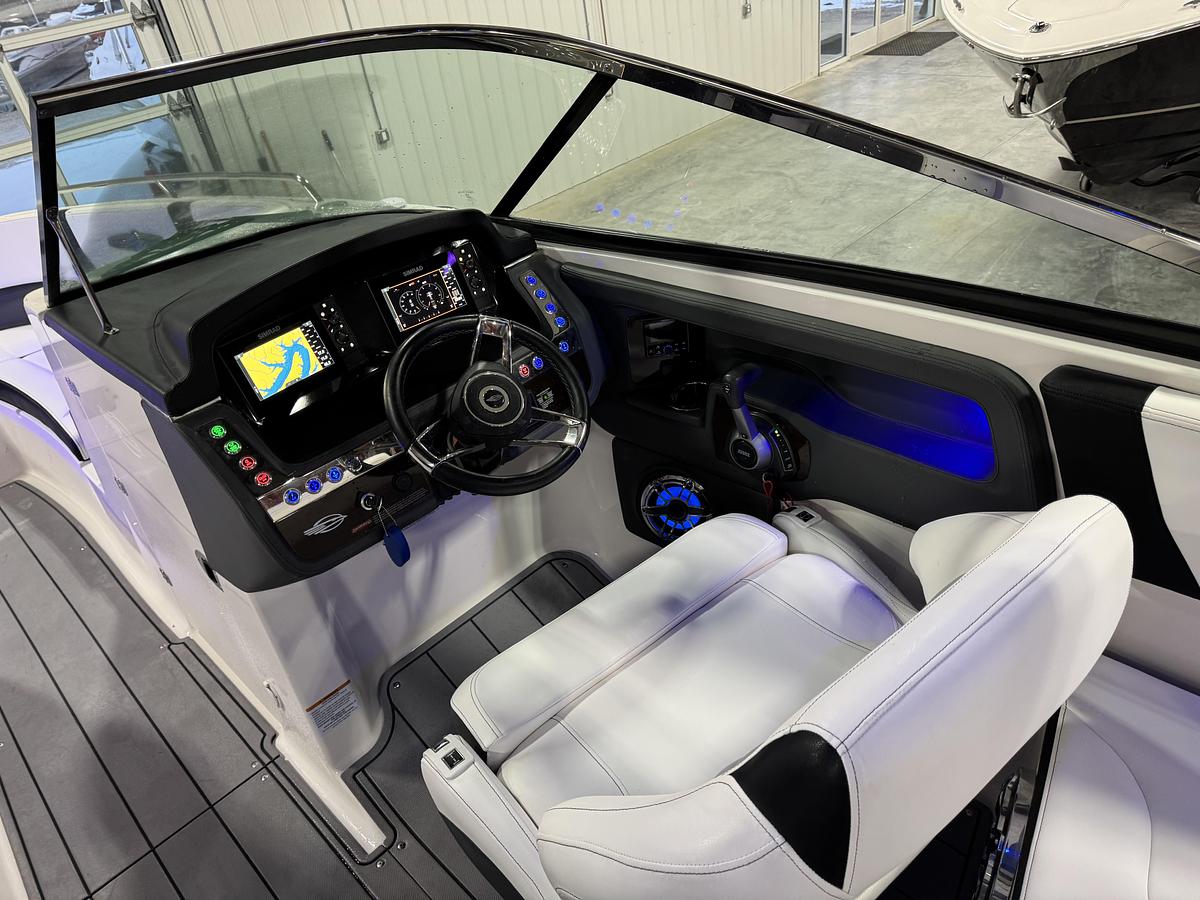 Used 2023 Chaparral 30 Surf