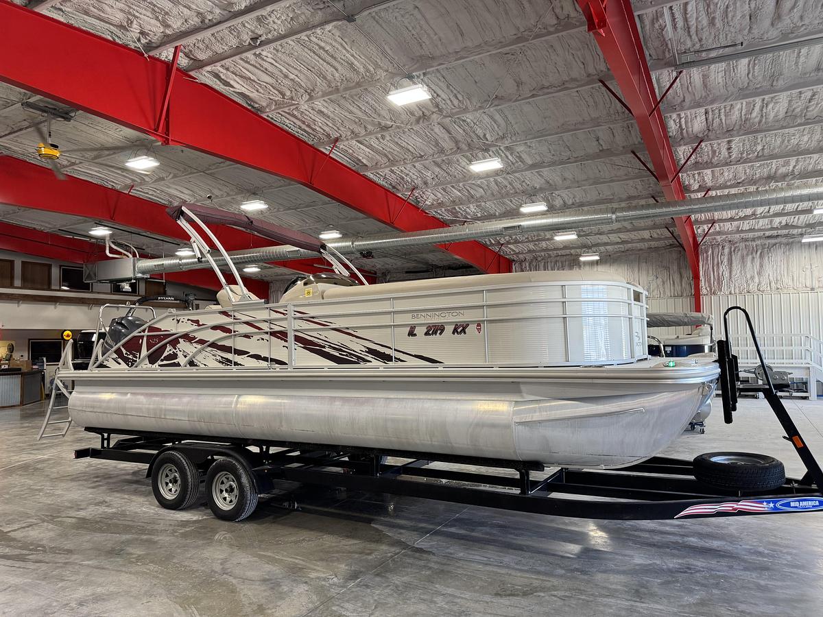 Used 2018 Bennington S 25