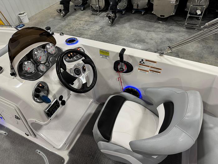 Used 2014 Starcraft 2000 Limited