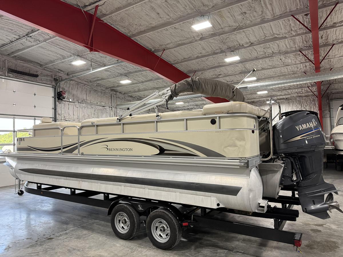 Used 2008 Bennington 2550 RLC