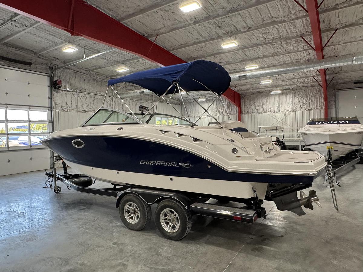 Used 2008 Chaparral 244 Sunesta