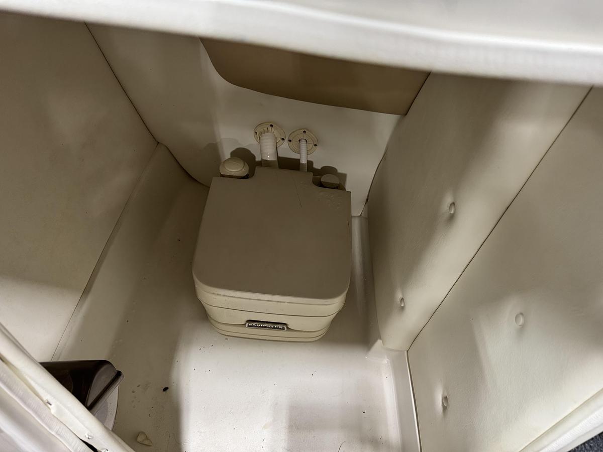 Used 2006 Cobalt 272 BR