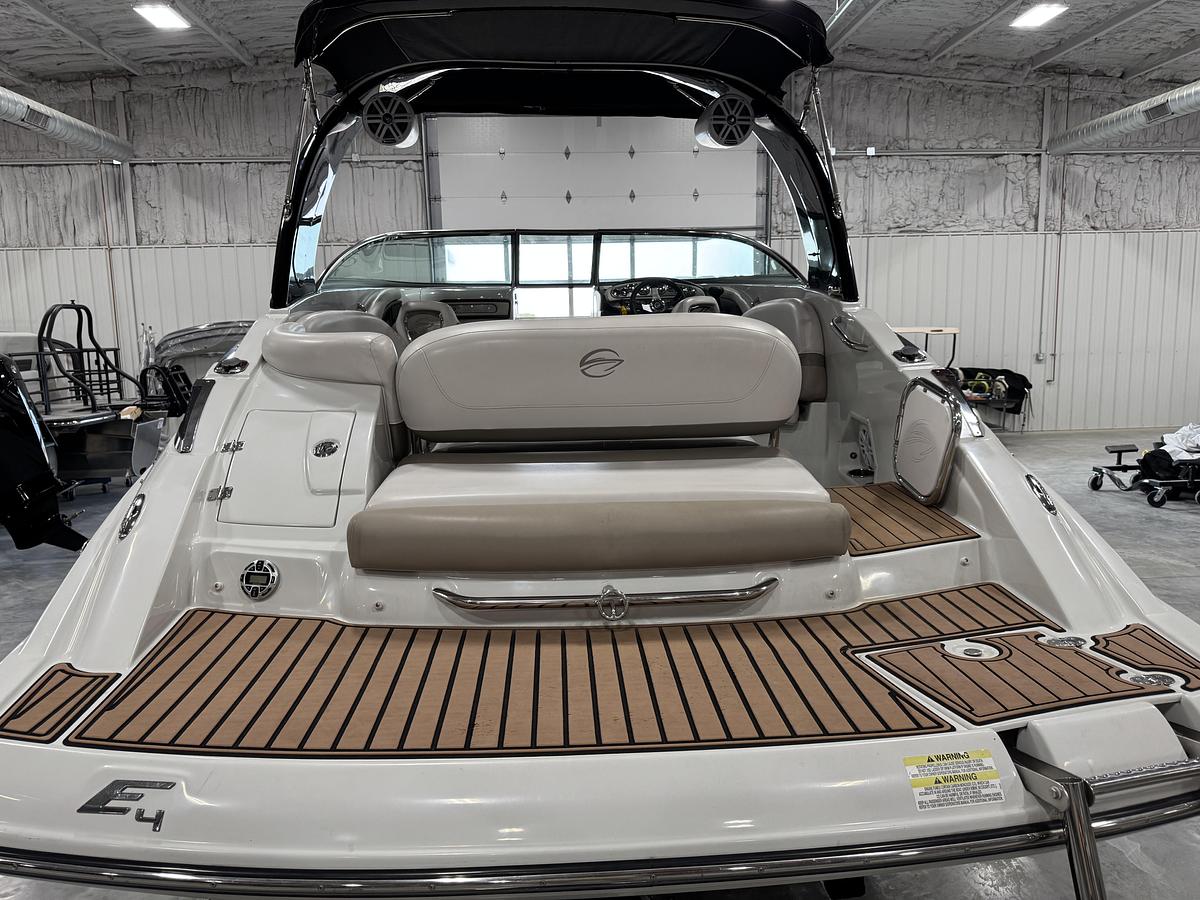 Used 2015 Crownline E-4