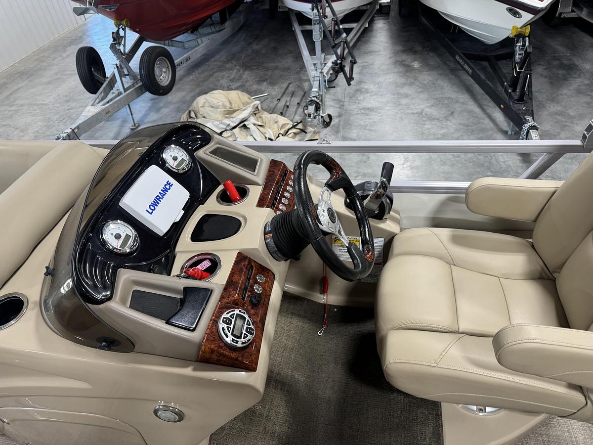 Used 2017 Suntracker 254 Regency