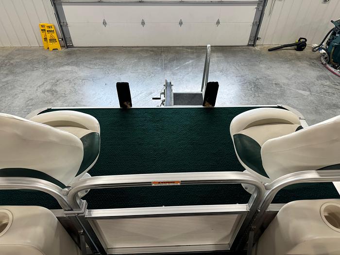 Used 2010 Avalon EBF 240 Tritoon