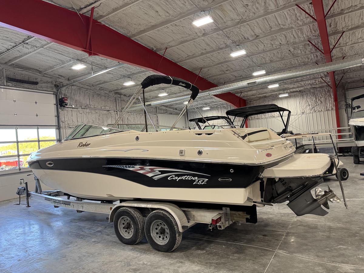 Used 2004 Rinker 282 BR