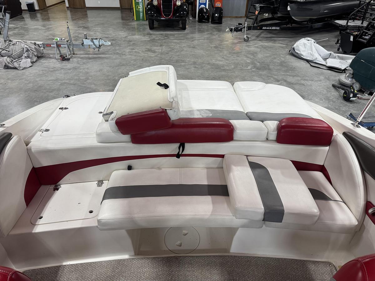 Used 2011 Rinker 216 BR