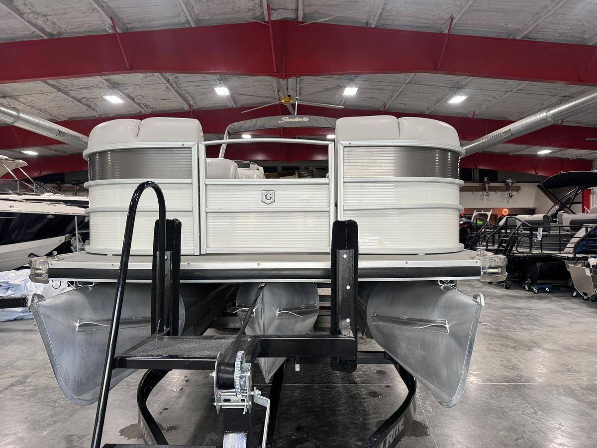 Used 2017 Godfrey Sweetwater 235 Platinum