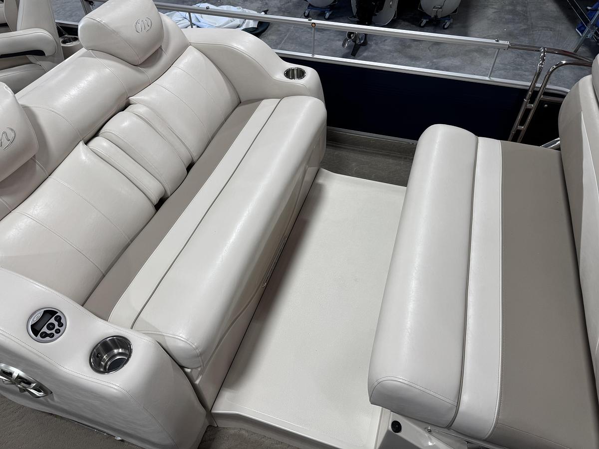 Used 2012 Manitou 27 SES