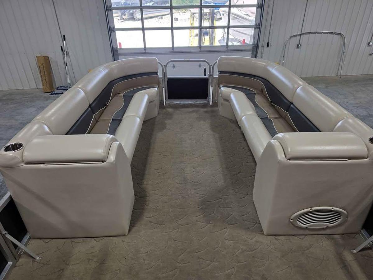 Used 2011 Misty Harbor 2585 Tritoon