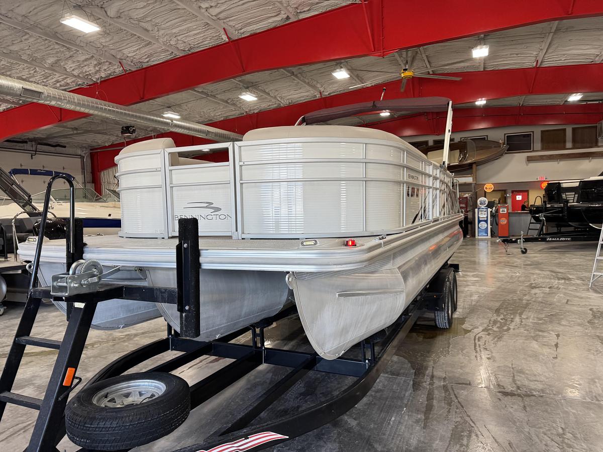 Used 2018 Bennington S 25