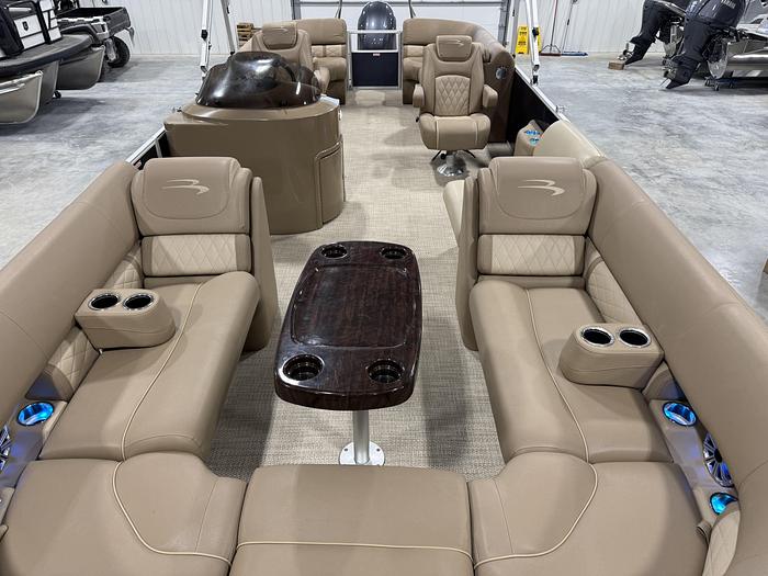 Used 2018 Bennington R-25