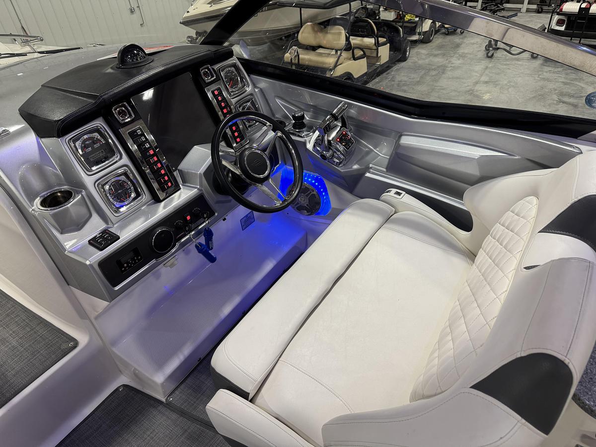 Used 2014 Chaparral 327 SSX