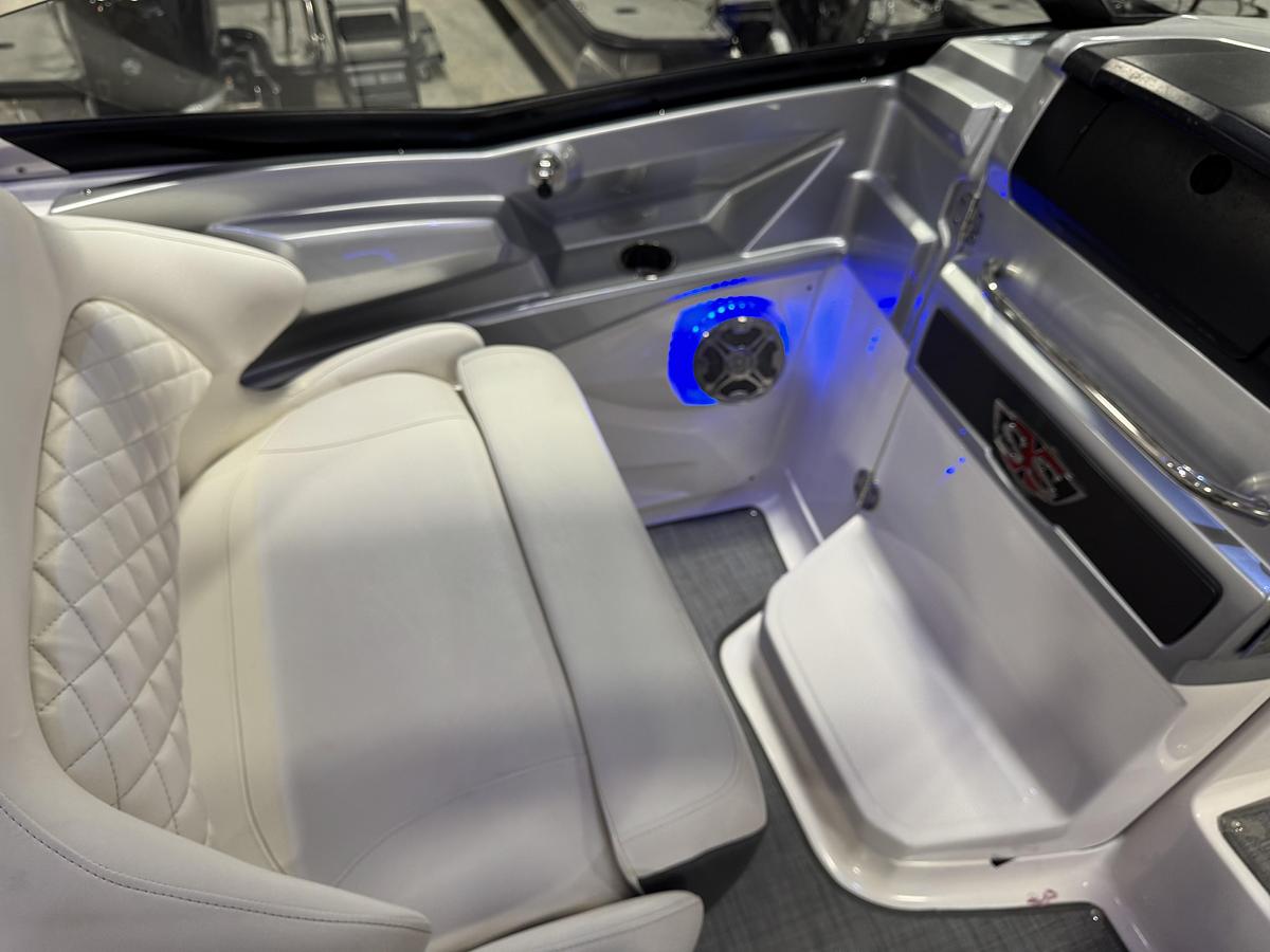 Used 2014 Chaparral 327 SSX