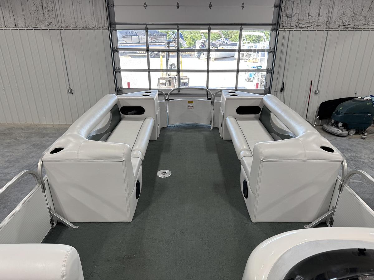 Used 2001 PlayCraft 2600 Powertoon