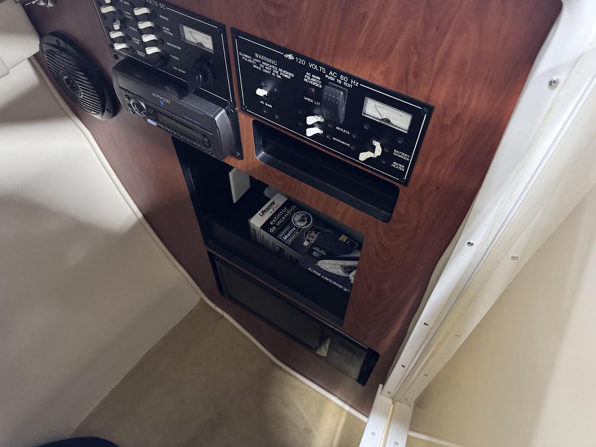 Used 2007 Monterey 298