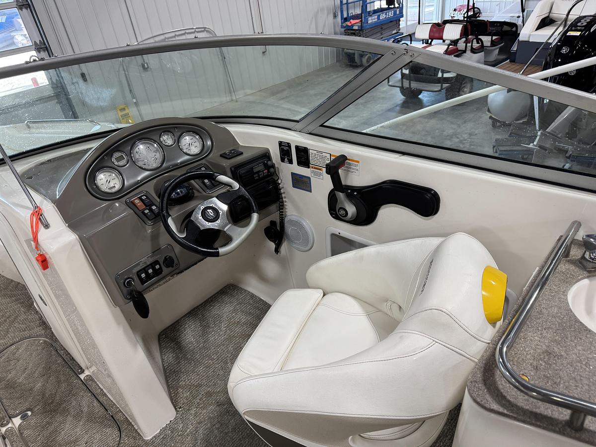 Used 2006 Rinker 282 BR