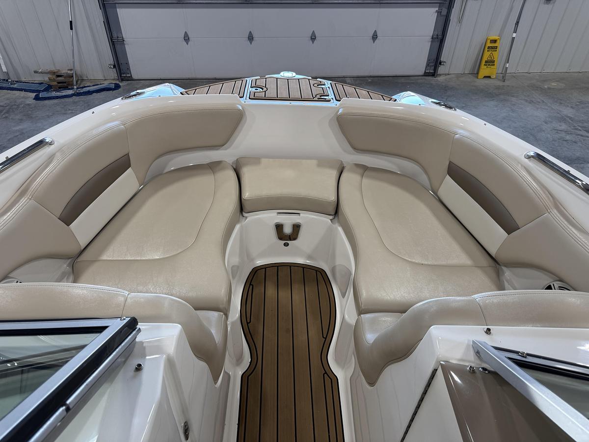 Used 2011 Chaparral 224 Sunesta